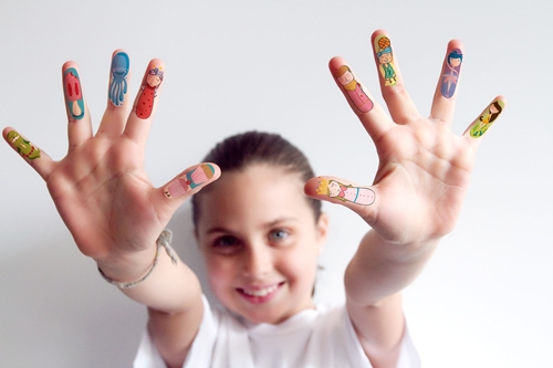tatuajes niños dedos