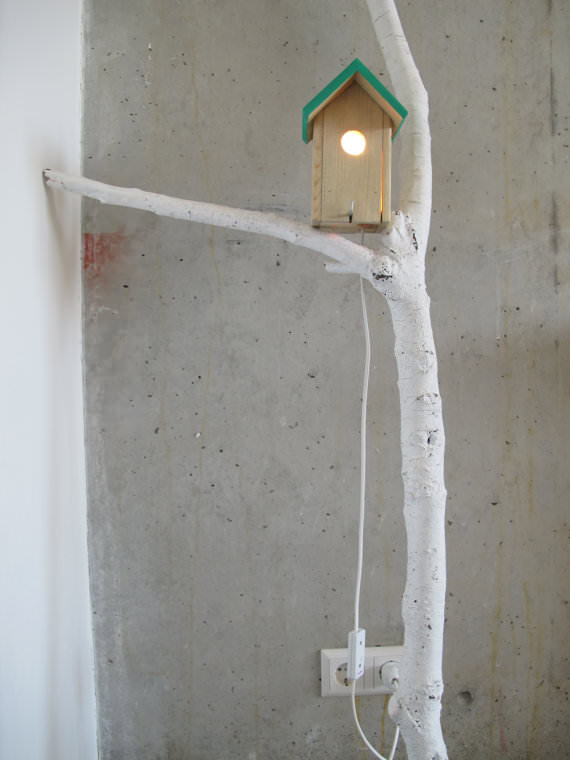 branch and birdhouse lamp