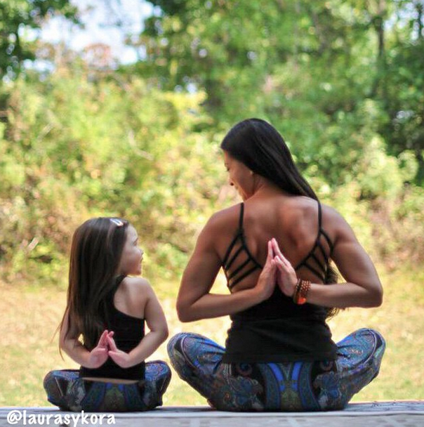 Yoga-mama-hija