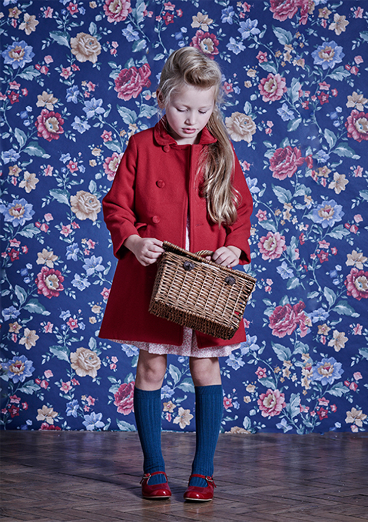 moda-infantil-otoño-la-coqueta-abrigo-rojo