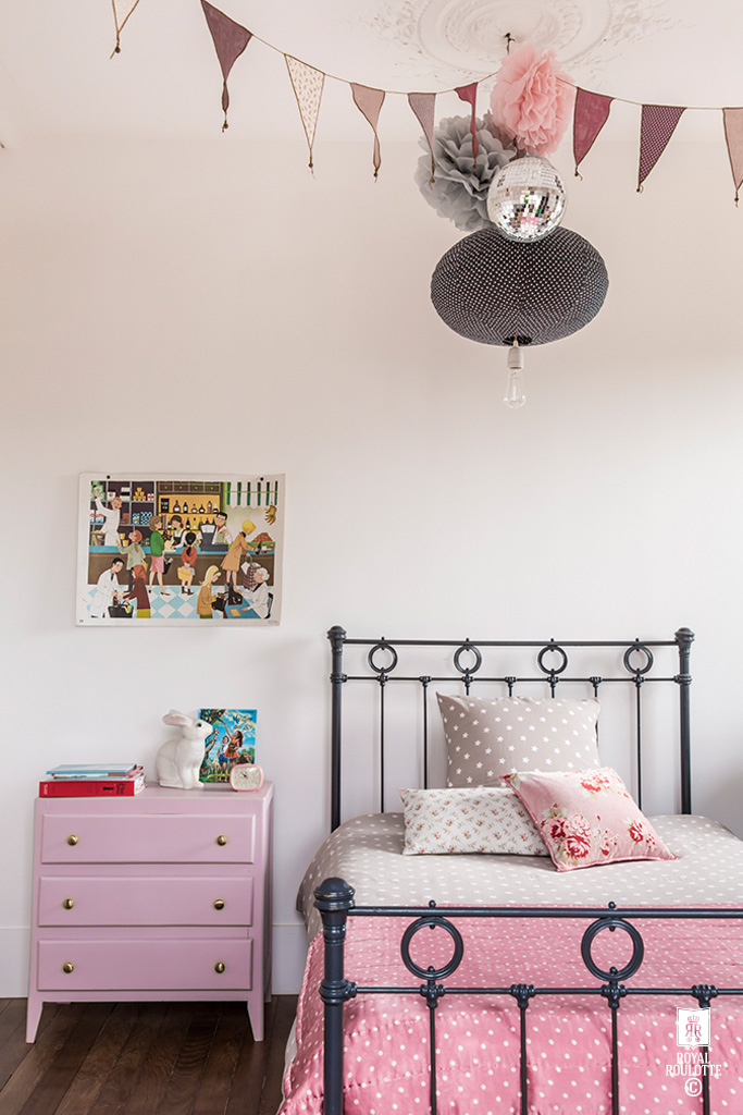 bedroom-girl-pink-polka dots